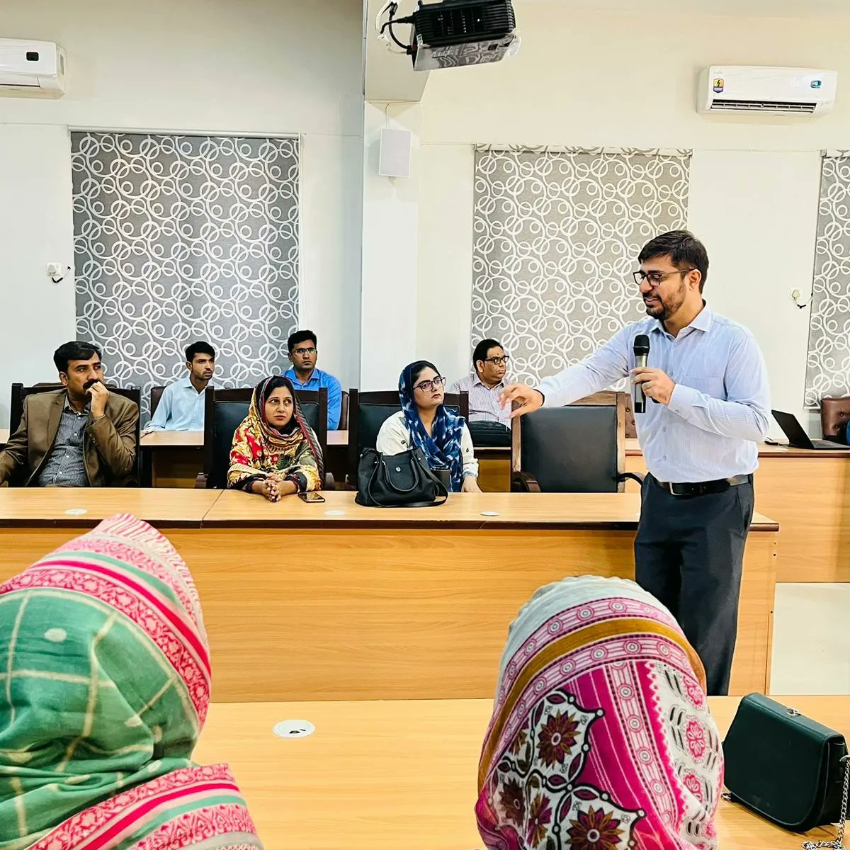 drsanamirza's tweet photo. US-PAKISTAN University grant partnership program
Session- 3
#useep
@LUMHS_Jamshoro @LUMHS_Jamshoro https://t.co/OZSMFE4koI