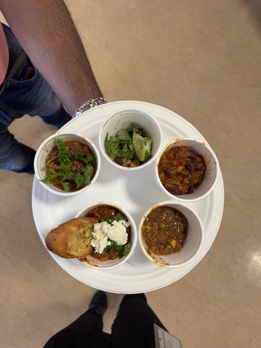 CSBHC2__DGSGSC2's tweet photo. Congratulations to our Chili Cook-Off winner, Amir Oudeh! Who’s already excited for next year? 

Félicitations à notre gagnant de la Compétition de chili, Amir Oudeh! Qui est déjà excité pour l'année prochaine? https://t.co/2Xx7iSiMRT