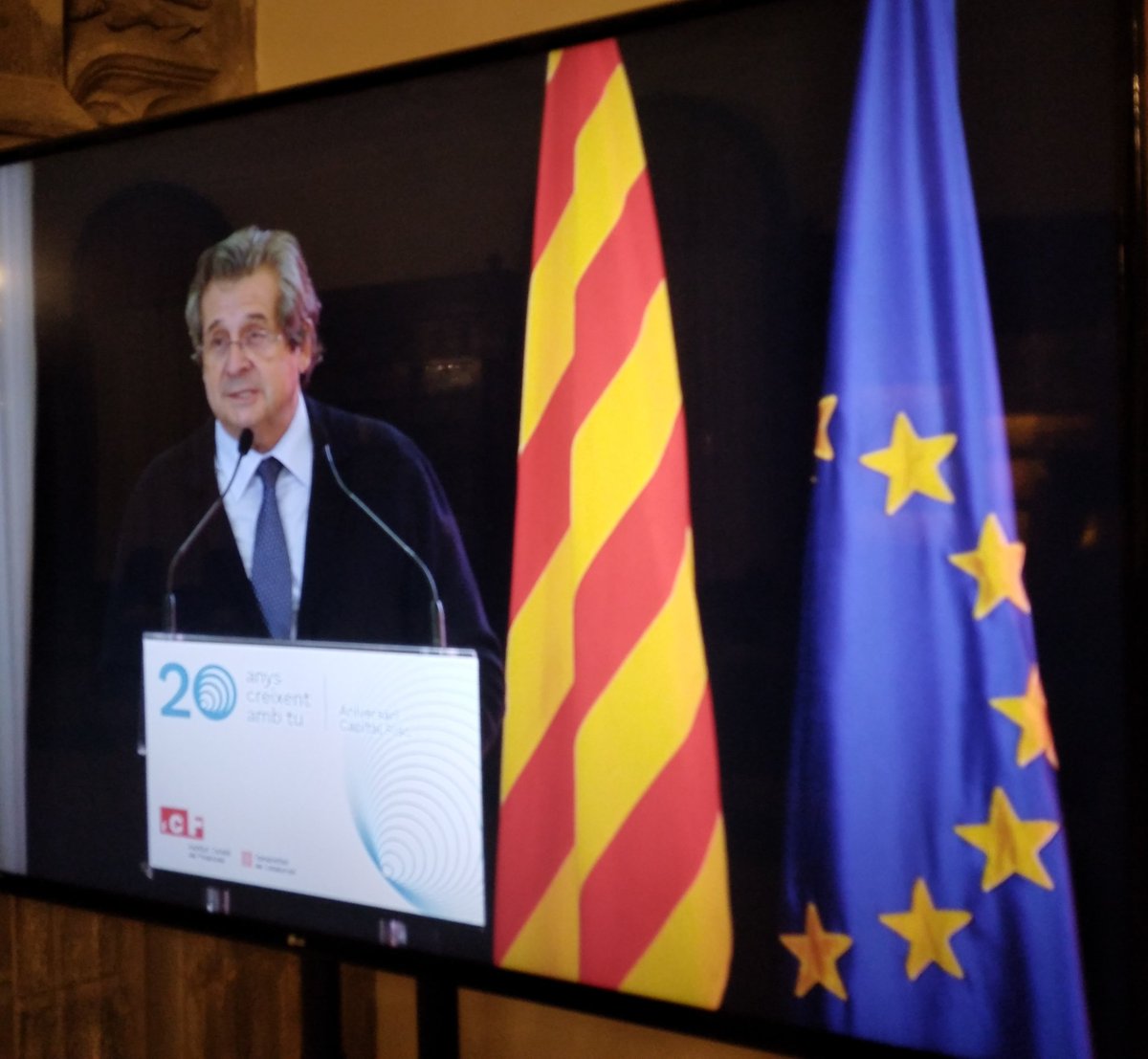 icfcat's tweet photo. 💬 "L'ecosistema emprenedor de Catalunya està entre els 5 primers ecosistemes emergents a Europa i els 100 del món"

Presentació de l'estudi d'@iesebschool "L'ecosistema emprenedor a Catalunya", a càrrec del professor Joan Roure.

#AniversariCapitalRiscICF https://t.co/jwYhXhhUij