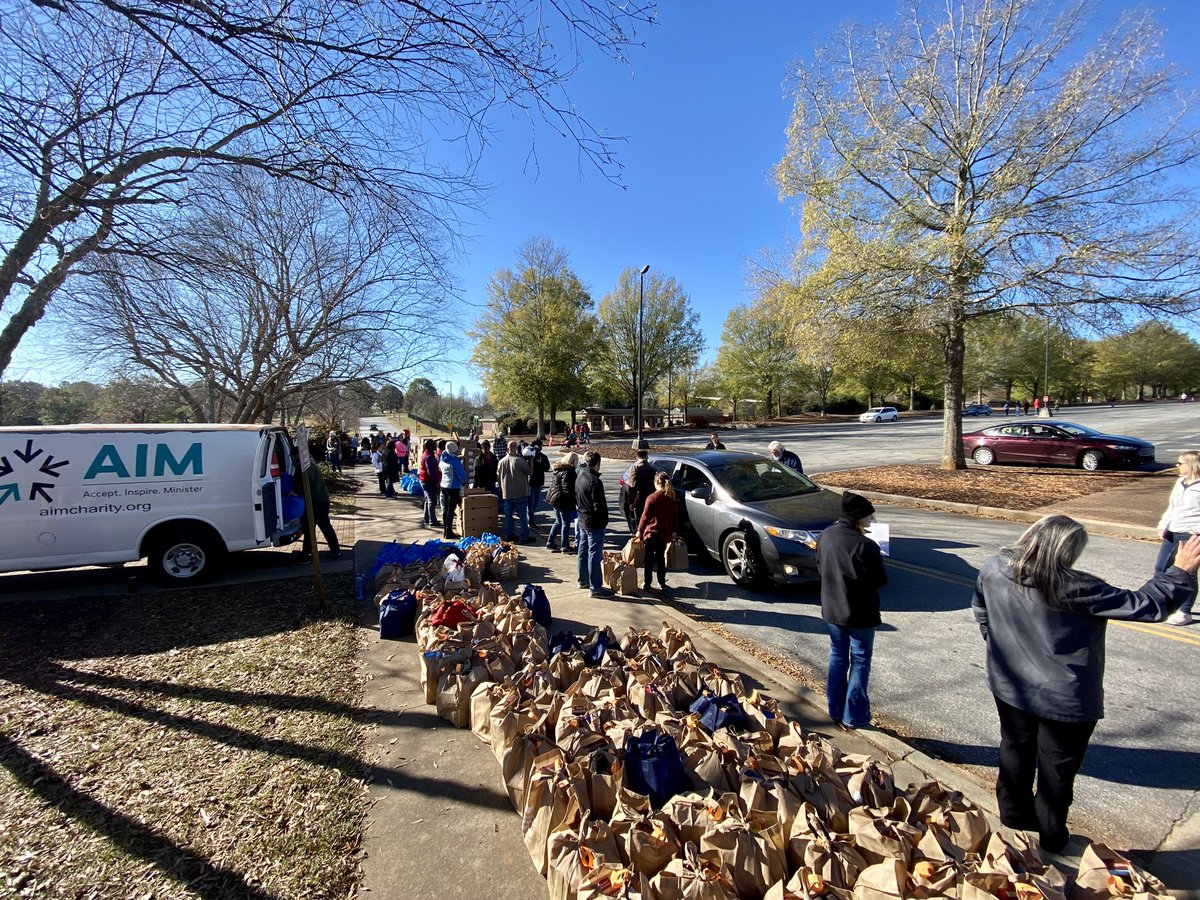 The <a href="/DukeEnergy/">Duke Energy</a> team joined volunteers from <a href="/aimcharity/">AIM</a>, <a href="/Arthrex/">Arthrex</a>, <a href="/Lowes/">Lowe's</a>, <a href="/ElectroluxUS/">ElectroluxUS</a> &amp; many more to help put a nutritious meal on #Thanksgiving tables in <a href="/ACSCGov/">Anderson County, S.C.</a> this week. (2/3)

#fightinghunger