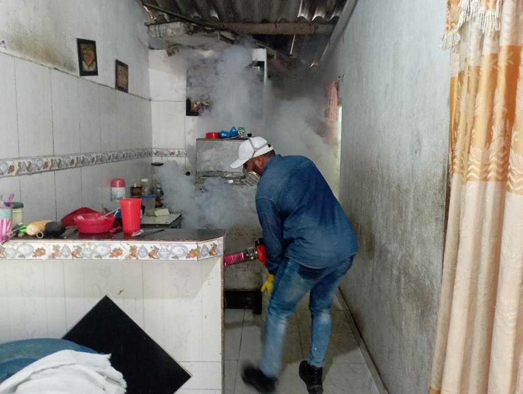 MalamboAlcaldia's tweet photo. Con el fin de prevenir la proliferación del mosquito transmisor del #dengue en el municipio, la Alcaldía de #Malambo, a través de la Secretaría de Salud realizó una nueva jornada de fumigación en la vereda #LaAguada y en #Caracolí. https://t.co/WyjHaLsOQC