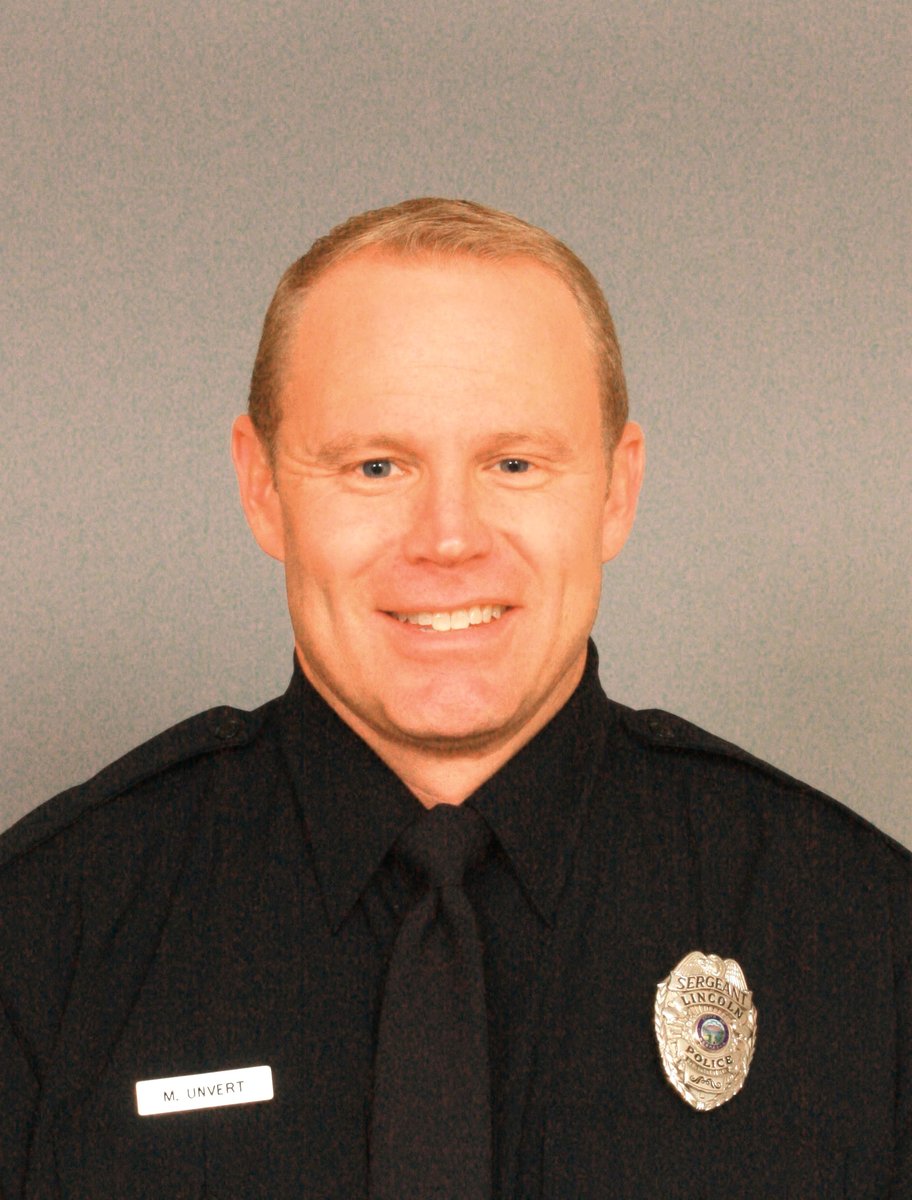 Lincoln_Police's tweet photo. 🎉Sergeant Mark Unvert is retiring after 31 years! He was the SVU Sgt the past 16+ yrs.   It's impossible to quantify the positive impact he made in the lives of children but we know it is significant &amp; lasting. Congratulations &amp; thank you for your service, Mark! 🎉 https://t.co/wtebnNas0J