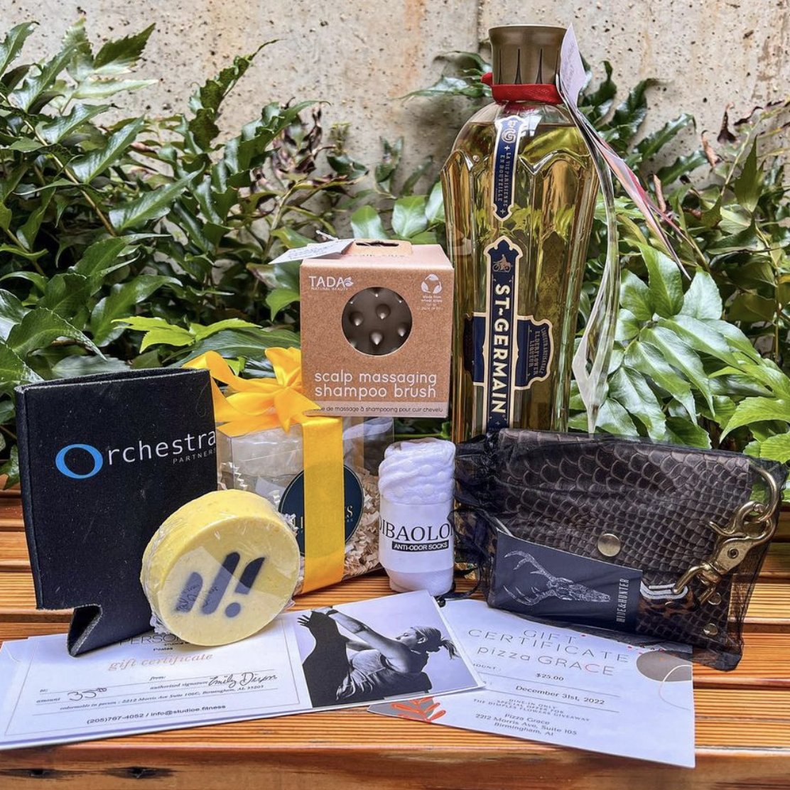 We're participating in a holiday giveaway at @mercantileonmorris! This is one you don't want to miss! Visit @dimplesflowershop on Insta for entry rules! 

Winner will be announced on Small Business Saturday, Nov. 26 at 12:00pm!