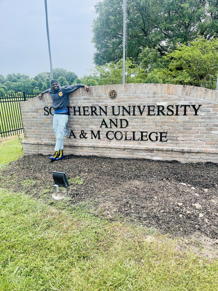 ⛪️ See y’all Friday 😂😂😂 This is between gram and sudden!!! not y’all otha folks Good morning!! CLASSSSIC WEEEEK !!!🖤❤️💛💙#gramfam #opppack💨