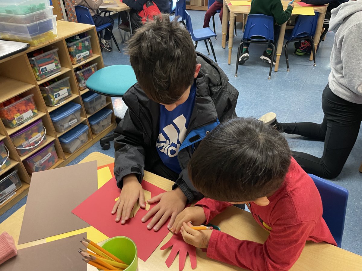 KMscoop's tweet photo. We did a fun project with our Big Buddies this morning! 🐧🦃 https://t.co/0wGdqZ39wy