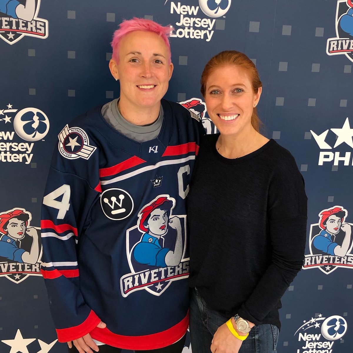 JesseLicht's tweet image. Happy to see @madison_packer_ &amp;amp; @Riveters at their new home turf! Big W for Rivs &amp;amp; Packer scored her 1st two 🥅🚨of season.🏒

As an agent 👀 them compete is always great but spending time w/ their fam is always a bonus
#AgentLife

#PackAttack #RivsRising #PHF
📹: @PHF/ @ESPNPlus