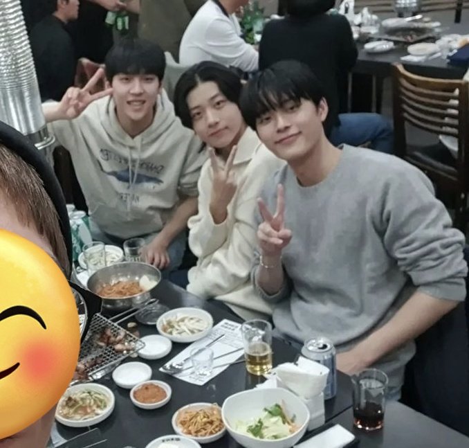 막촬 끝나고 바로 머리 잘랐나보네
우리 왕자 촬영하느라 고생 많았어💛