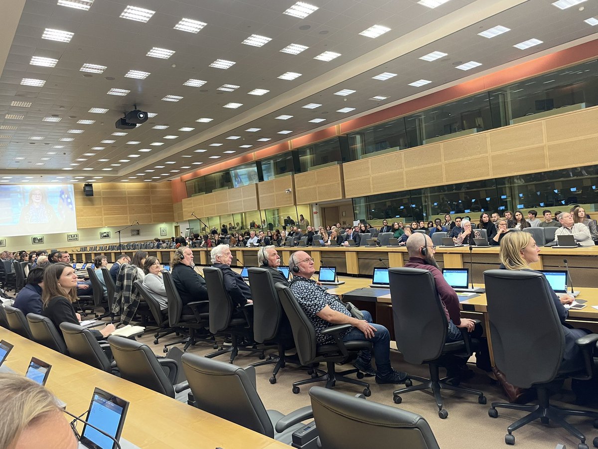catoleonard's tweet photo. One year after the first Belgian citizens panel lead by @Glassrts , the minister of foreign affairs @hadjalahbib and the @EgmontInstitute reinvited the citizens for an update on what happened with the recommendations on European level.
#delibdem #citizenspanels #cofeu https://t.co/is7FVA7Vve