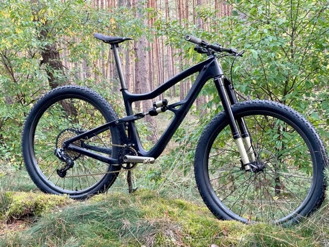 IbisCycles's tweet photo. What would you choose? The bike or the dogs? Lars (@Lorsl_life) from Germany is lucky enough to have both.
#ibis #ibiscycles #ripley #ripleyv4 #canecreek #mtb #cycling #trailbike #downcountry #allmountain #upduro #ridemoreworkless https://t.co/xH3CDAl3bV