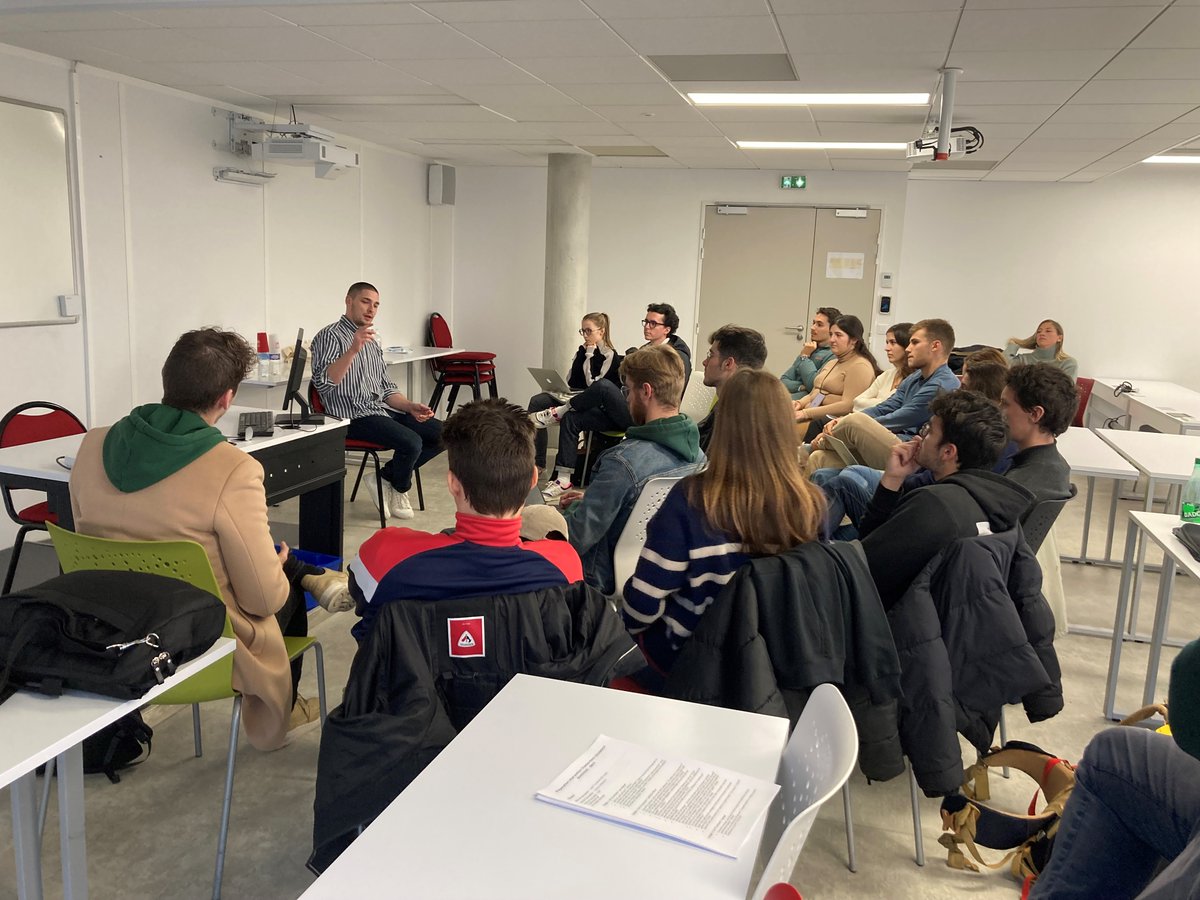 Les étudiants du #master #management #innovation &amp; #fintech <a href="/EsscaBordeaux/">ESSCA Campus de Bordeaux</a> interviewent🎤ce soir <a href="/CharlesH_GD/">Charles-Henri Gougerot-Duvoisin</a>, CEO de la fintech <a href="/ObvyApp/">Obvy | Paiement sécurisé</a> 
Au programme : #entrepreneuriat, fintech, #croissance, management,  #recrutement, #financement💡
🙏Charles-Henri de vous être prêté au jeu !