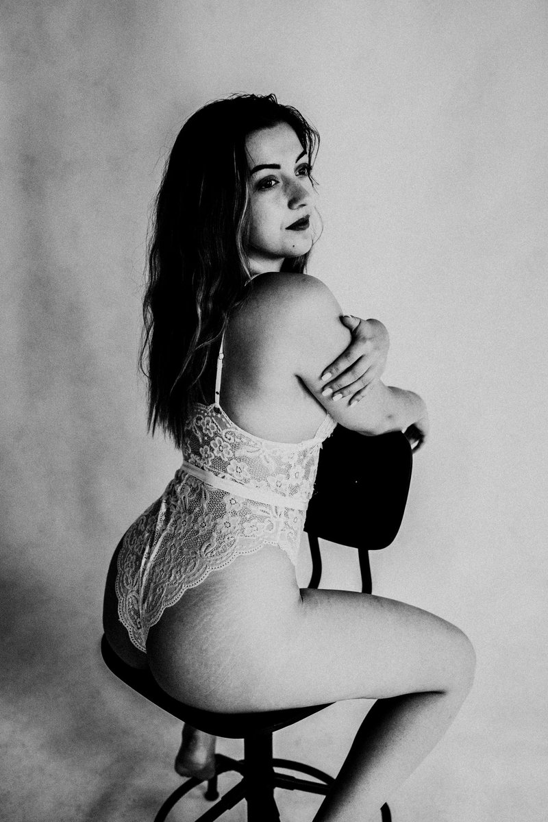 gettingsensual's tweet photo. × GINA
.
#boudoir #sensual #gettingsensual https://t.co/HxJSQuEqdM