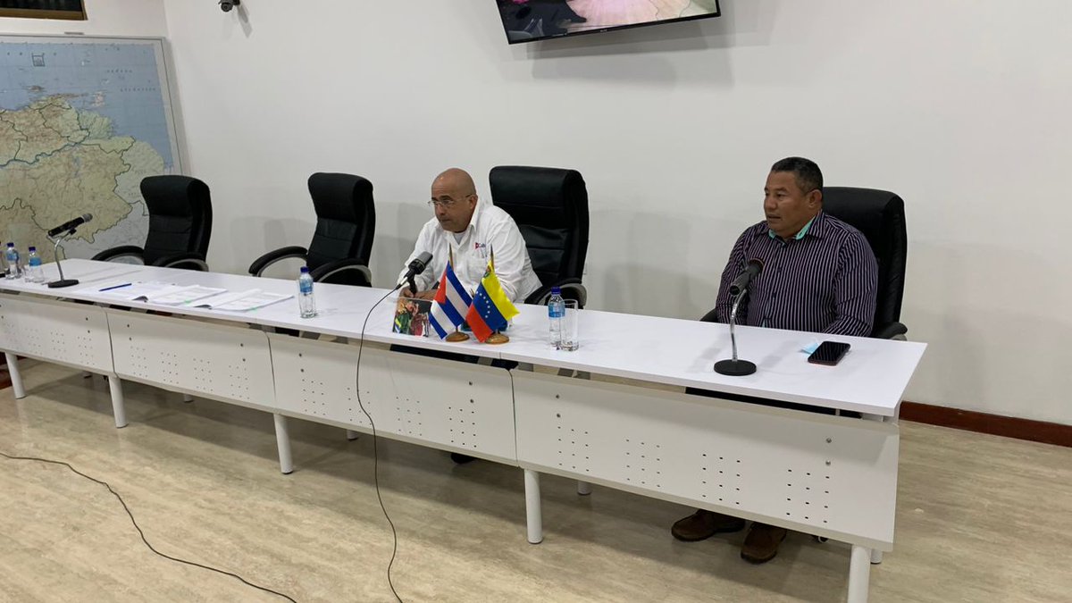 cubacooperaven's tweet photo. Certificación del proceso de entrega del jefe de Grupo de Proyectos y Relaciones Internacionales con la presencia del Dr. Jorge Pérez Gonzalez (Popy) y la Dra. Almeida Guevara March.

#CubaPorLaVida ❤️ #Cuba #FidelPorSiempre https://t.co/vmibyNHeQM