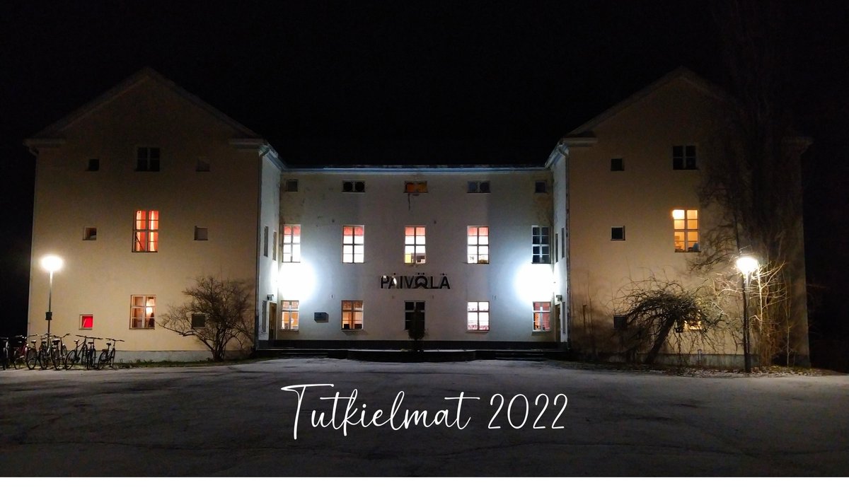 Perinnepäivien tutkielmaseminaarissa pureuduttiin ruokavalioon, rakennusterveyteen, energiansäästöön, robotiikkaan ja fysikaaliseen ilmiöön. Quut pääsivät kerryttämään etenkin osaamistaan, sillä jännittävässä esiintymistilanteessa karttuvat niin esiintymistaidot kuin -rohkeus.