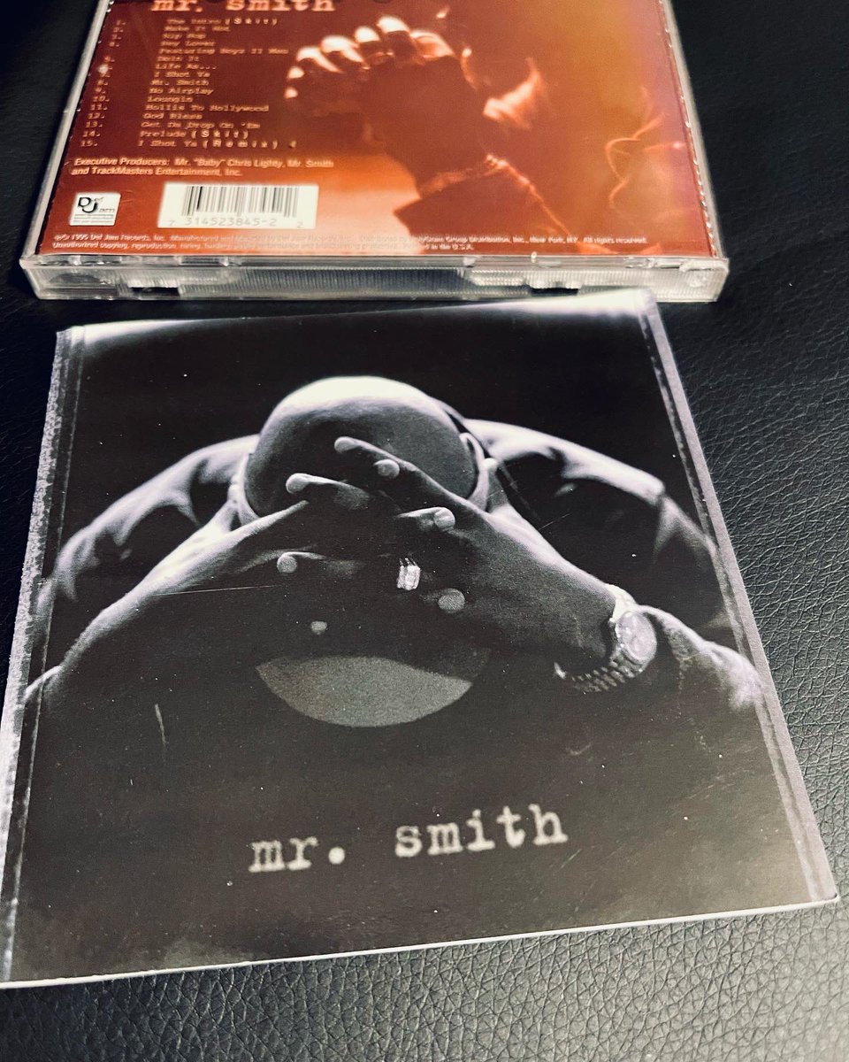 ilovehiphop_88's tweet photo. November 21st, 1995 @llcoolj released his sixth studio album Mr.Smith https://t.co/qzyiAEY1Pe
