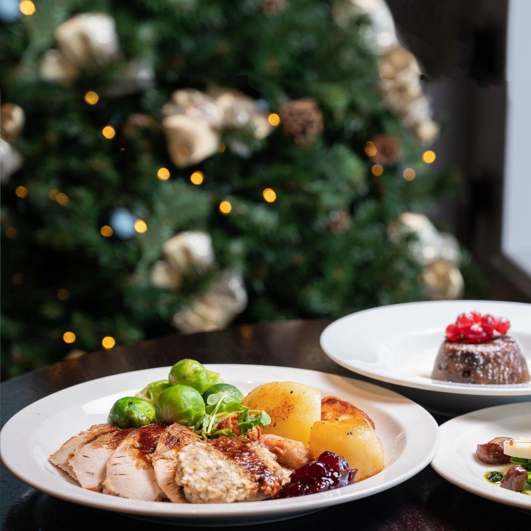 𝘛𝘩𝘦 𝘧𝘰𝘯𝘥𝘦𝘴𝘵 𝘮𝘦𝘮𝘰𝘳𝘪𝘦𝘴 𝘢𝘳𝘦 𝘮𝘢𝘥𝘦 𝘸𝘩𝘪𝘭𝘴𝘵 𝘨𝘢𝘵𝘩𝘦𝘳𝘦𝘥 𝘢𝘳𝘰𝘶𝘯𝘥 𝘢 𝘵𝘢𝘣𝘭𝘦 ✨

𝗢𝘂𝗿 𝗙𝗲𝘀𝘁𝗶𝘃𝗲 𝗟𝘂𝗻𝗰𝗵 &amp; 𝗗𝗶𝗻𝗻𝗲𝗿 𝗠𝗲𝗻𝘂 𝗶𝘀 𝗯𝗮𝗰𝗸🎄

Available from 28th November - 23rd December.