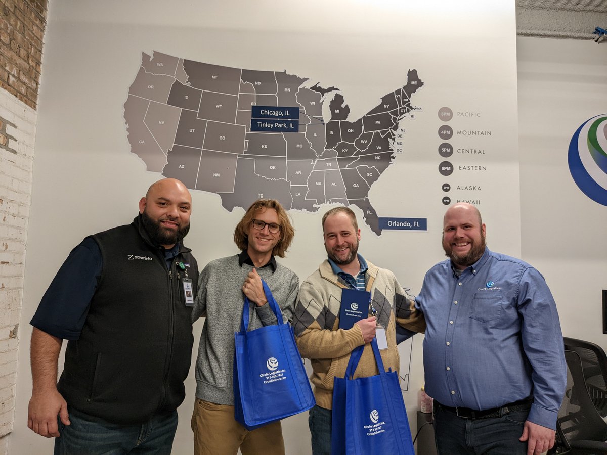 CircleDelivers_'s tweet photo. Circle Chicago celebrated some work anniversaries and birthdays this past week. Thank you all for growing with us! #JoinOurCircle #WorkAnniversarys #Monday #circlelogistics #freight #logistics https://t.co/tqhXzAkawq