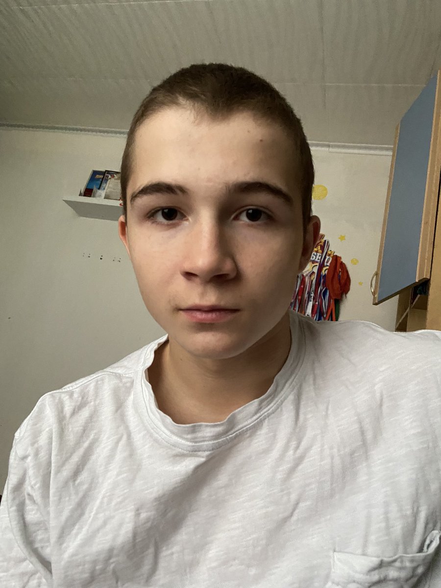 Завтра бой за справку на допуск к спорту. Наш диспансер на ремонте, обычные педиатры не сталкивались с спортивным сердцем 😳 Пульс в покое 55 у Вовы, 45 у Никиты - диагноз инвалиды,почему не валяются в обмороке 🤣🤦‍♀️  
К слову - норма спорт-сердца от 35 в минуту.
#диспансеризация