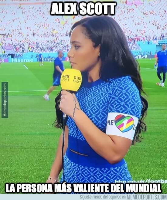 Valiente es la que no va...no la que va a que la vean para ganar más pasta....no pienso ver ni un partido y ojalá España nos eliminen..