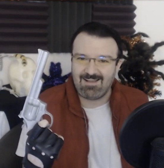 RamblingUnited's tweet photo. @TheyCallMeDSP looked disgusting–nipples protruding–in his red vest before Streaming. Very very disrespectful. https://t.co/KHNuHrLqXQ