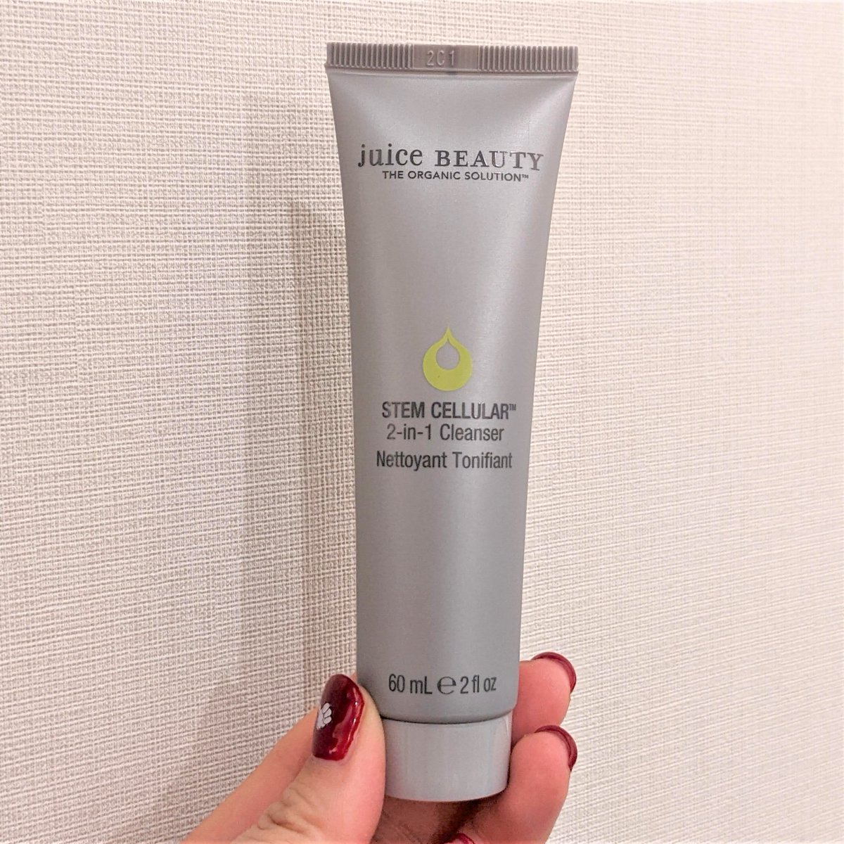 tempacochan's tweet image. #PETITVOUR 9月号に入ってた
#JuiceBeauty STEM CELLULAR 2-in-1 Cleanser ¥2,208相当
今使ってます♫

そのままでクレンジング、泡立てて洗顔。緩めのテクスチャー。
この製品使用の時に旅行があり、製品が1本で済んで便利でした◎

▼開封動画
youtu.be/dGUMHmeZvLU

@PetitVour @JuiceBeauty