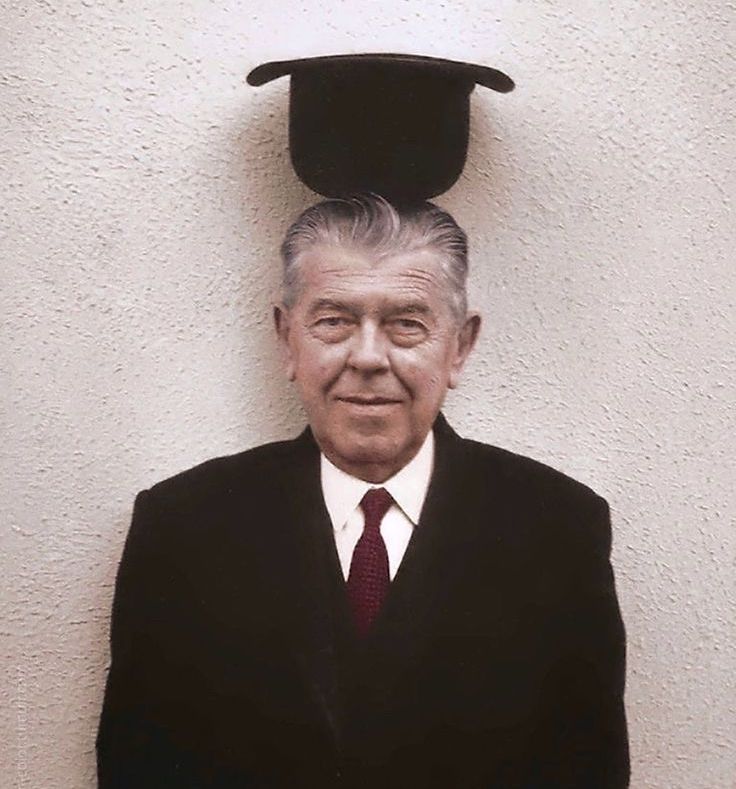 “To be a surrealist means barring from your mind all remembrance of what you have seen, and being always on the lookout for what has never been.”–#RenéMagritte

Bowler hat-tip to the Belgian painter and influential Surrealist, who was born on this day in 1898.