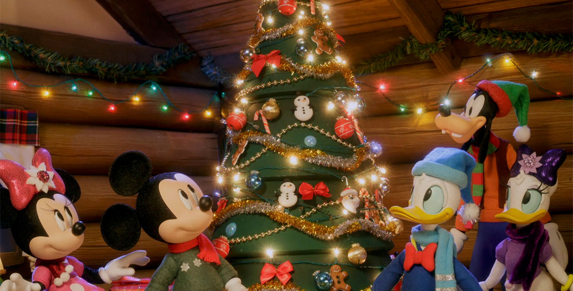 DisneyD23's tweet photo. Go behind-the-scenes with the creators of Mickey Saves Christmas –– an all-new stop motion holiday story! https://t.co/dyJTyCT0eH https://t.co/nI6aH20Sue