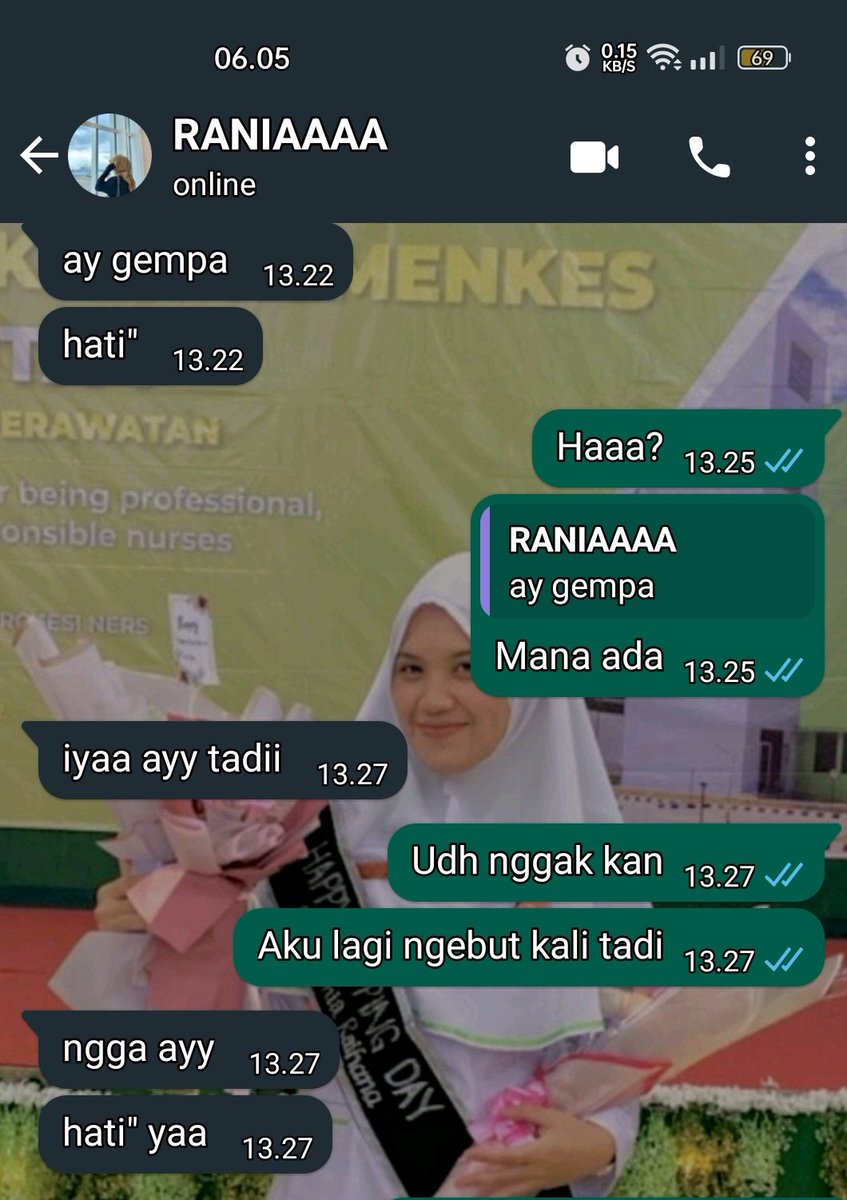 Babskuy3's tweet photo. Sederhana, tapi bermakna.
(Gw senyum" di lampu merah anjj gra gra ginian) https://t.co/xrvJrMn5FK