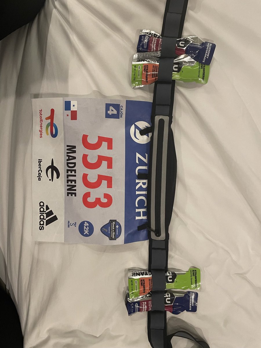 madelene01's tweet photo. Creo que de las veces donde me he sentido más patriótica fue el día que retire mi kit de maratón y vi mi bandera en ella… no paraba de llorar https://t.co/E6K7HhsXwS