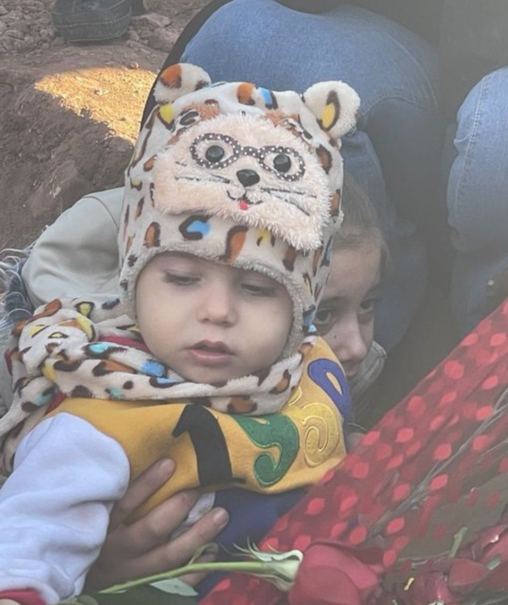 برای این دوتا کوچولو که دیگه باباشون و  نمیبینن:))💔
#كردستان_تنها_نیست
#مهاباد 
#مهسا_امینی