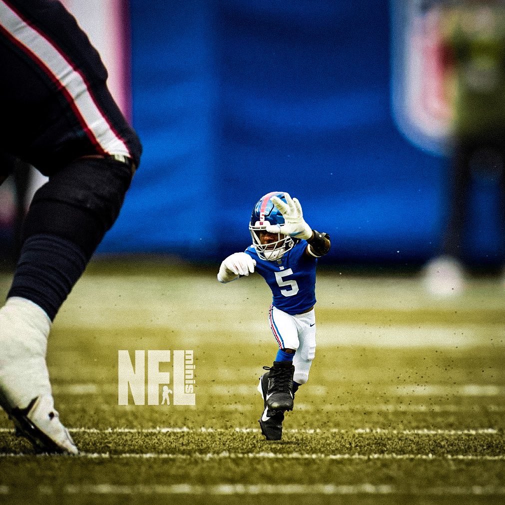 therealnflminis's tweet photo. Despite the loss yesterday, can the Giants bounce back and beat their division rivals, the Cowboys?

M: @sydgrphx @tay.dsgn https://t.co/3TKcPbvFLc