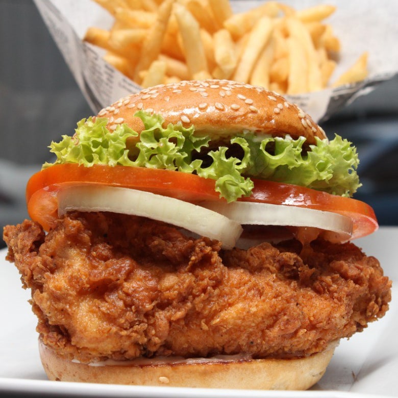 ChefPepperRD's tweet photo. Tu Crispy Chicken Sandwich pídelo en tu versión favorita 👉 original o spicy 🔥🌶

🍔 Pechuga de pollo empanizada, lechuga rizada, cebolla, tomate, mayo y queso de tu elección. 🤤

Ordena por Chef Pepper App y disfruta de Free Delivery 📲

 #ChefPepper #RealFood https://t.co/SfqNIUj5YU