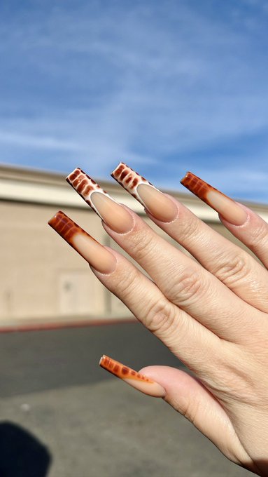 Some dude just called these turkey brown&hellip;😒&hellip;smh I guess he ain&rsquo;t wrong tho https://t.co/s0xMYlzs5J<a href="/tag/giantess"class="tags"><span>#giantess</span></a>