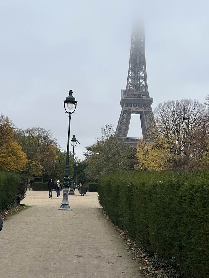 Midterm evaluation meeting for the PARIS (Precision drugs Against Resistance In Subpopulations) project - On the way to Institute Pasteur campus. #ovariancancer <a href="/bennos/">Benno Schwikowski</a> <a href="/AnnaVaharautio/">Anna Vähärautio</a> <a href="/WennerbergLab/">Wennerberg Lab</a> <a href="/erapermedparis/">@ERAPerMedPARIS</a> <a href="/Gynkreft/">Gynkreftforeningen</a> <a href="/reachoutinova/">reachoutinova</a> <a href="/PrecosL/">PrecOS Lab</a> <a href="/haukeland_no/">Haukeland</a> @medofak_uib