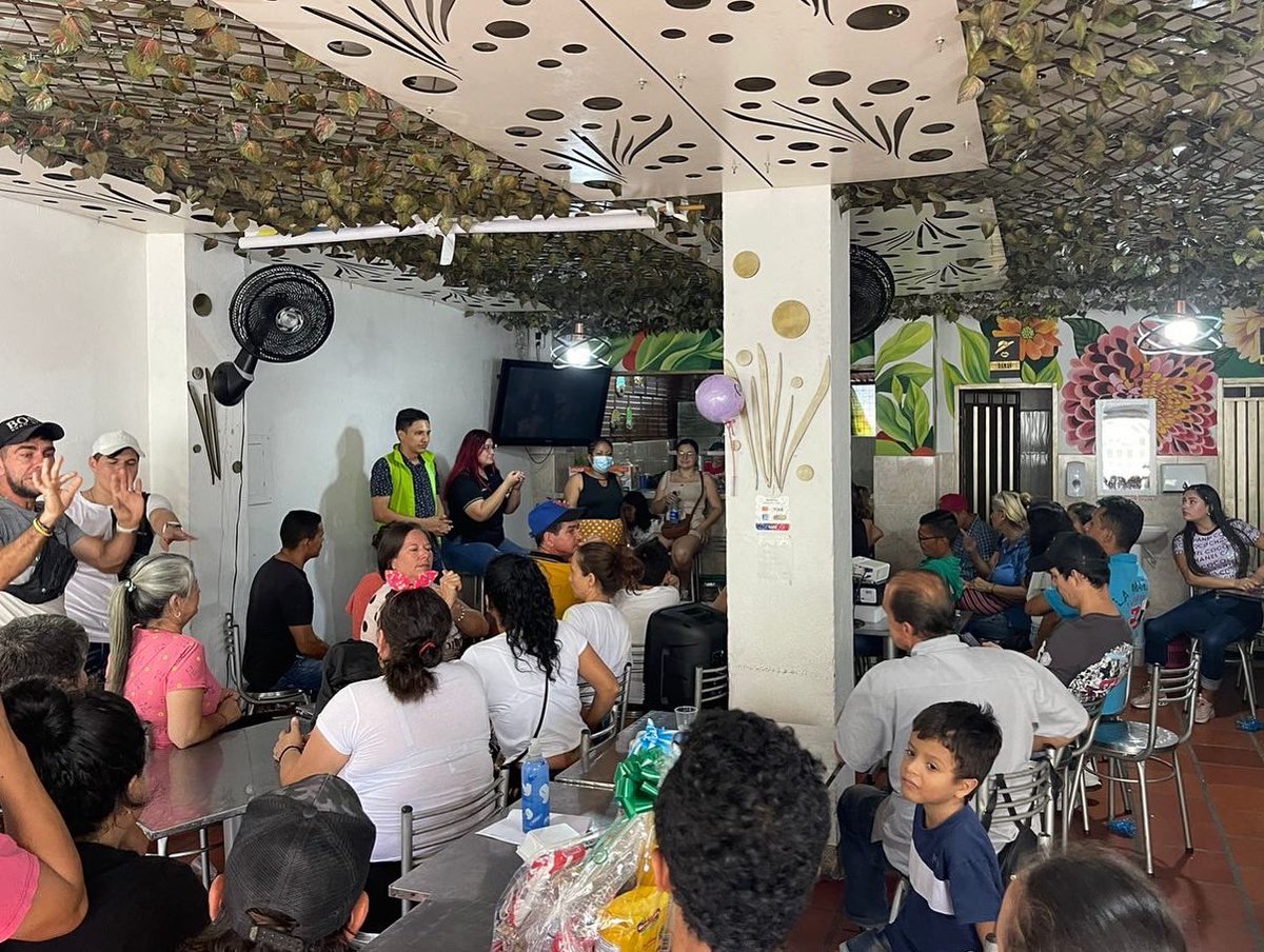 PODERPAZ_COL's tweet photo. Desde la Corporación Poderpaz, participamos de un espacio 🙌🏼 para el fortalecimiento de habilidades sociales, comunicativas y de empleabilidad, en compañía de la Asociación para Personas Sordas de Villa del Rosario (ASORVILLA).
#poderpaz #inclusion #habilidadescomunicativas https://t.co/6n7HYGP3VS