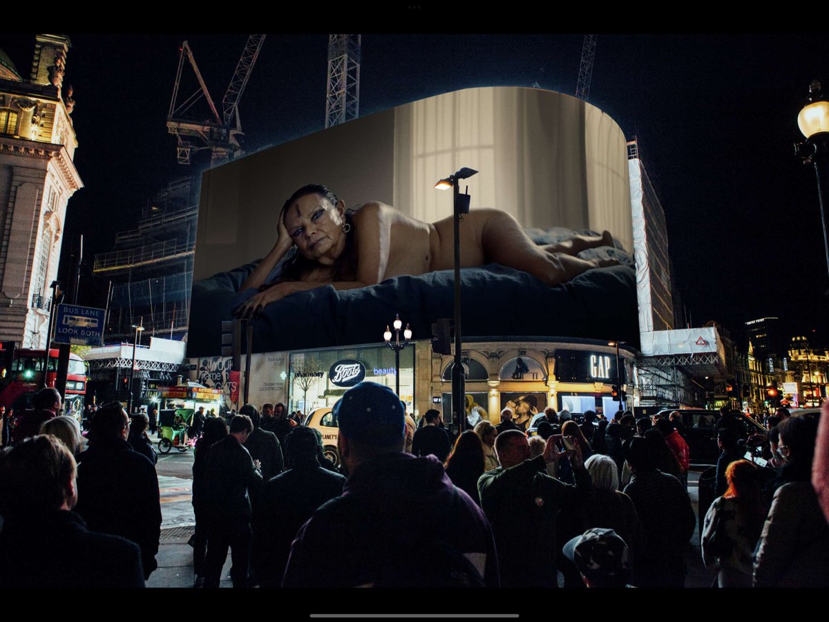 PicLights's tweet photo. “So fixed, her stare does not express any recognisable emotion, and besides – the paradox is apparent – she does not see you since you have to be there for her to look at you”.
Catch LIMBO by Michèle Lamy throughout November at 20:22 on #PiccadillyLights.
@circa__art
#CircaArt https://t.co/fcRouPbGbN
