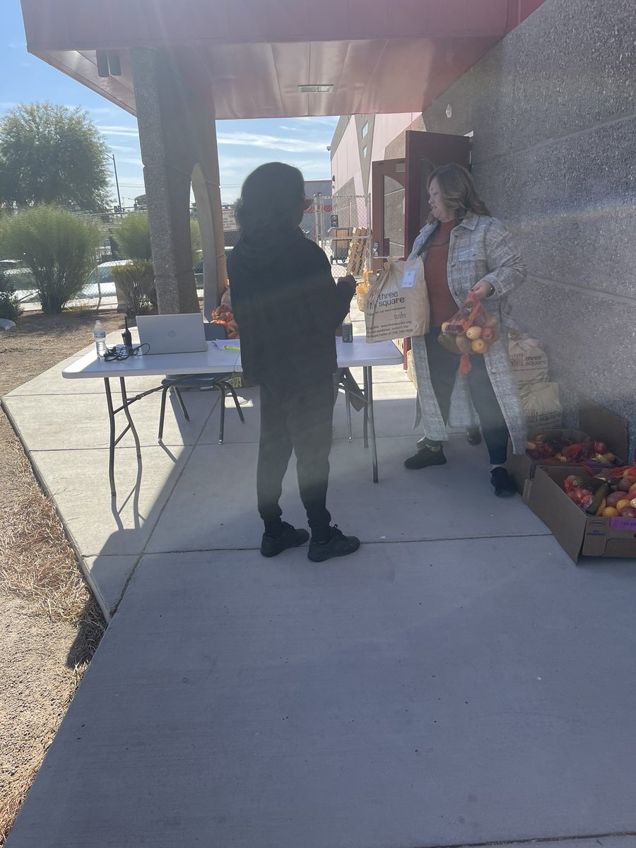 CCSD (@clarkcountysch) on Twitter photo 650 Thanksgiving meals from <a href="/threesquareLV/">Three Square</a> are being distributed this week to families at <a href="/RundleEs/">Richard J. Rundle ES</a>. 650 Thanksgiving meals from <a href="/threesquareLV/">Three Square</a> are being distributed this week to families at <a href="/RundleEs/">Richard J. Rundle ES</a>.
