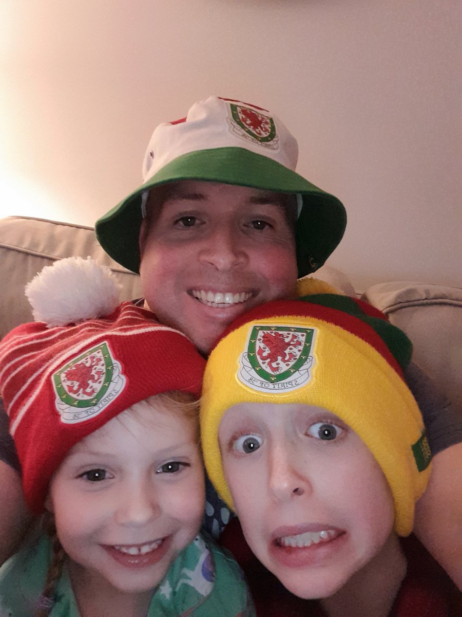 humpsy's tweet photo. Football ready #cymru #YmaOHyd #TogetherStronger https://t.co/50vO7YsuVK