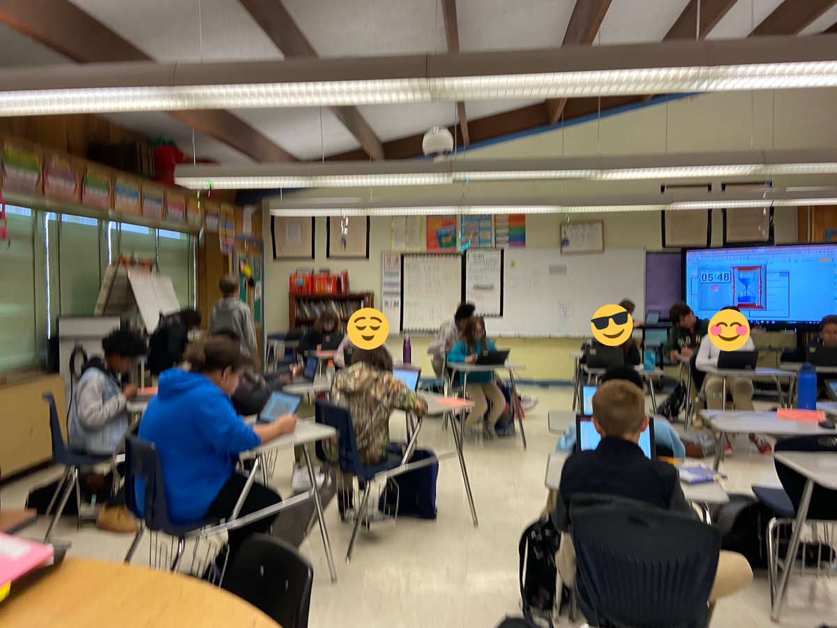 HebertSunshine's tweet photo. Socratic Seminar preparing https://t.co/or3dUQGzzj