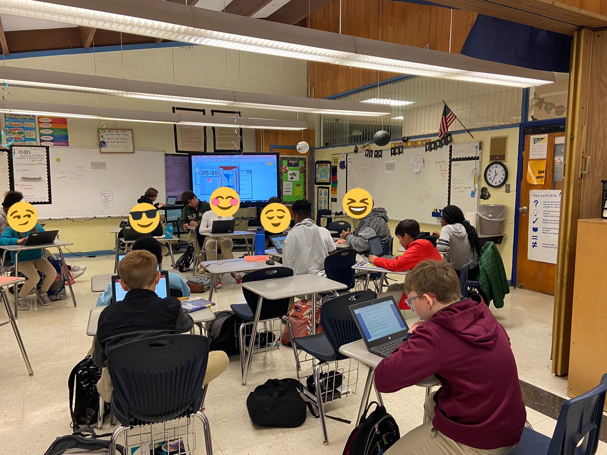 HebertSunshine's tweet photo. Socratic Seminar preparing https://t.co/or3dUQGzzj
