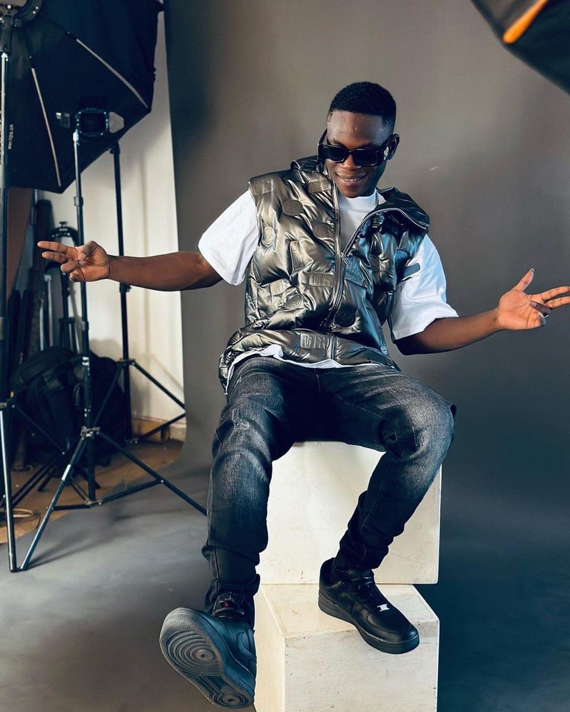 Lildouoff's tweet photo. Ce qui te manque, cherche-le dans ce que tu as 🫶🏾

⚠️Rendez-vous le 1er Janvier 2023 au Palais de la culture de Bamako pour mon concert inédit ❤️🫠
#bdkalagare https://t.co/0OJmFlP7cl
