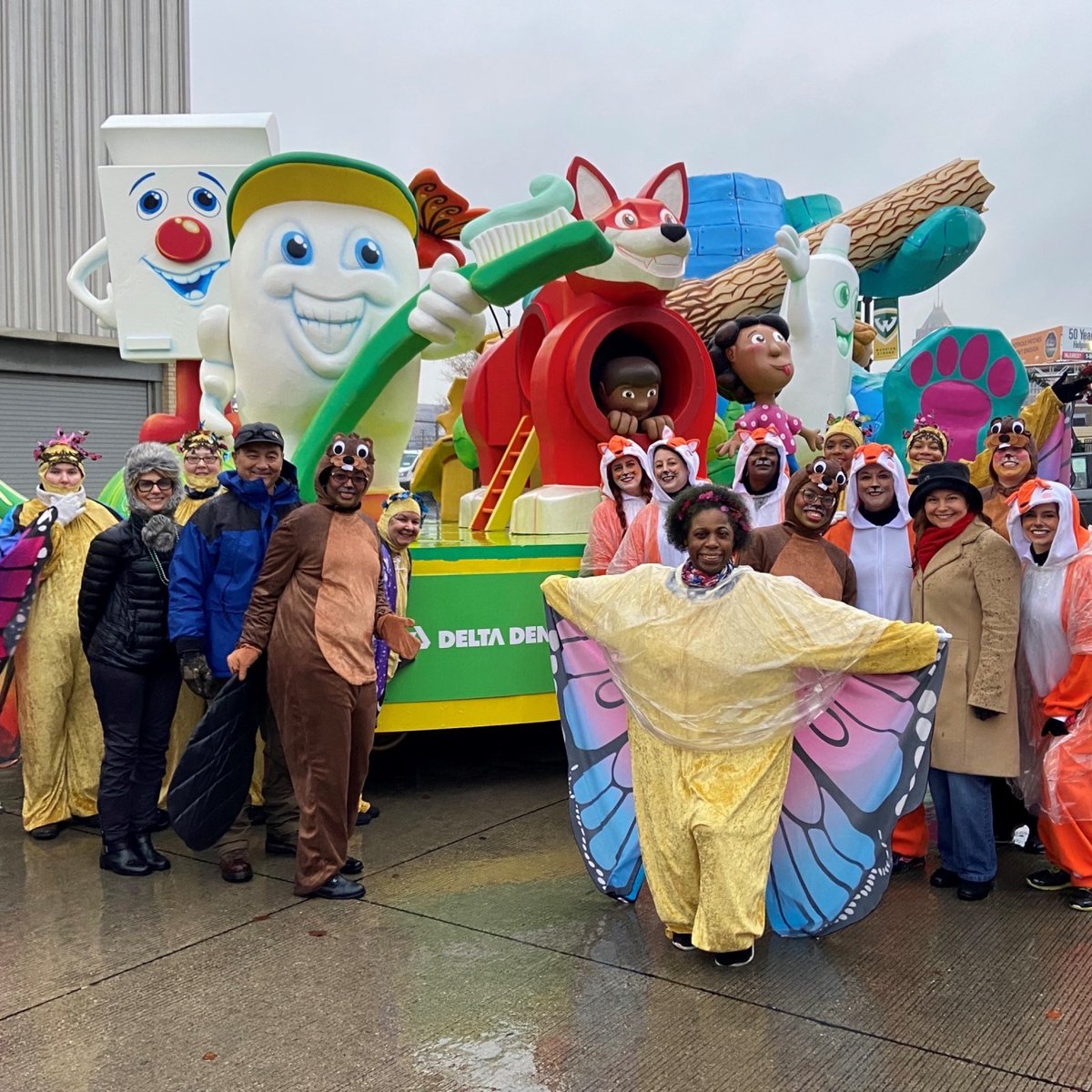 DeltaDentalMI's tweet photo. Tune into America's Thanksgiving Parade and check out our Delta Dental float accompanied by our awesome, employee parade marchers.

#DetroitParadeCompany #ParadeLife #Parade #Thanksgiving #Detroit #DetroitParade #Michigan

@ParadeCo https://t.co/hdjeihW74B