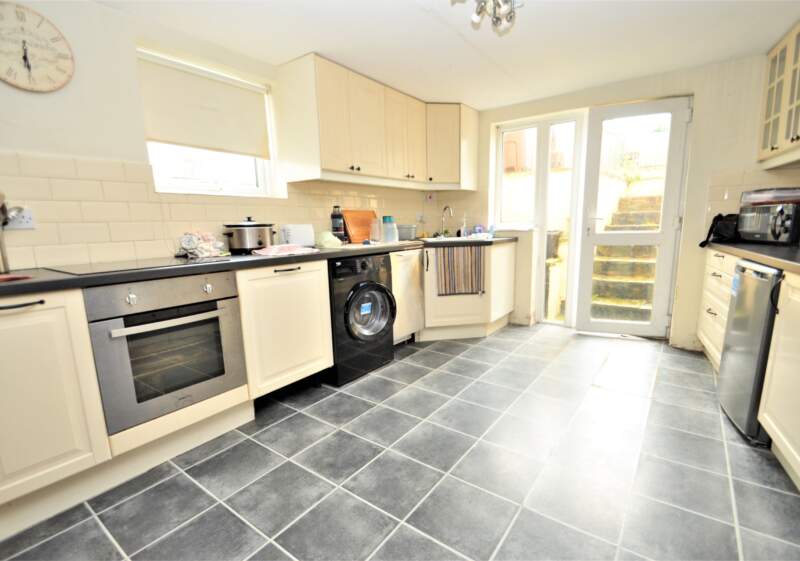 Seddons Estate Agent Devon tweet media
