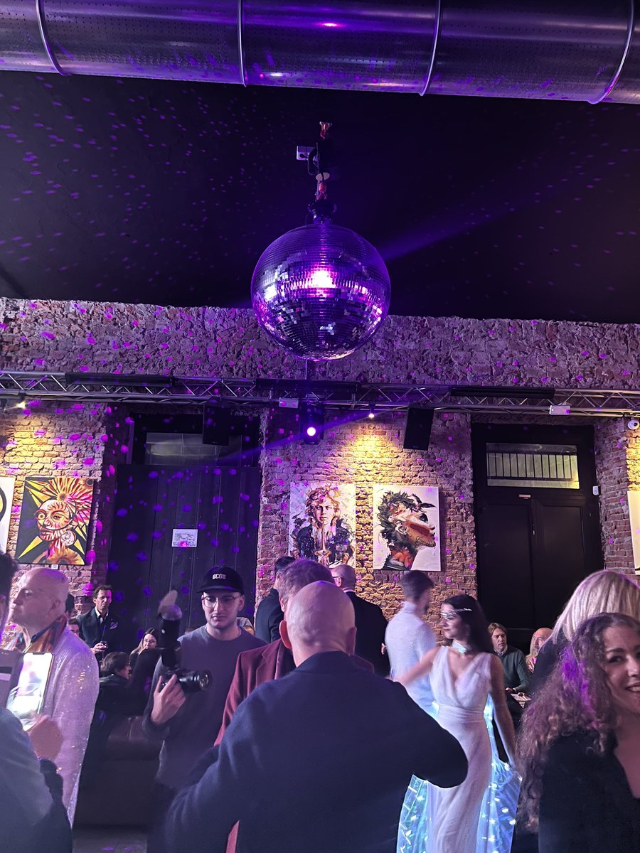 AleVilla85: RT <a href="/Ale_Chiavacci/">Alessandro_Chiavacci</a>: AleVilla85: RT <a href="/BereMilano/">MilanoDaBere</a>: #milanodabere <a href="/Milanodabere_it/">Milanodabere.it</a> 🍸🍸🍸🍸  🪩