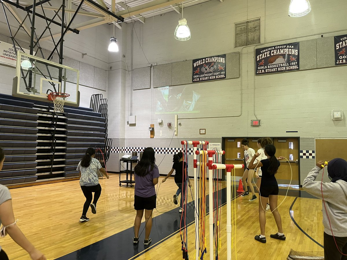 Coach_Namen's tweet photo. Jump rope unit &amp; World Cup streaming ⚽️⚽️🏟🏟 #FIFAWorldCup #USA https://t.co/TiT6Z1p9Z5