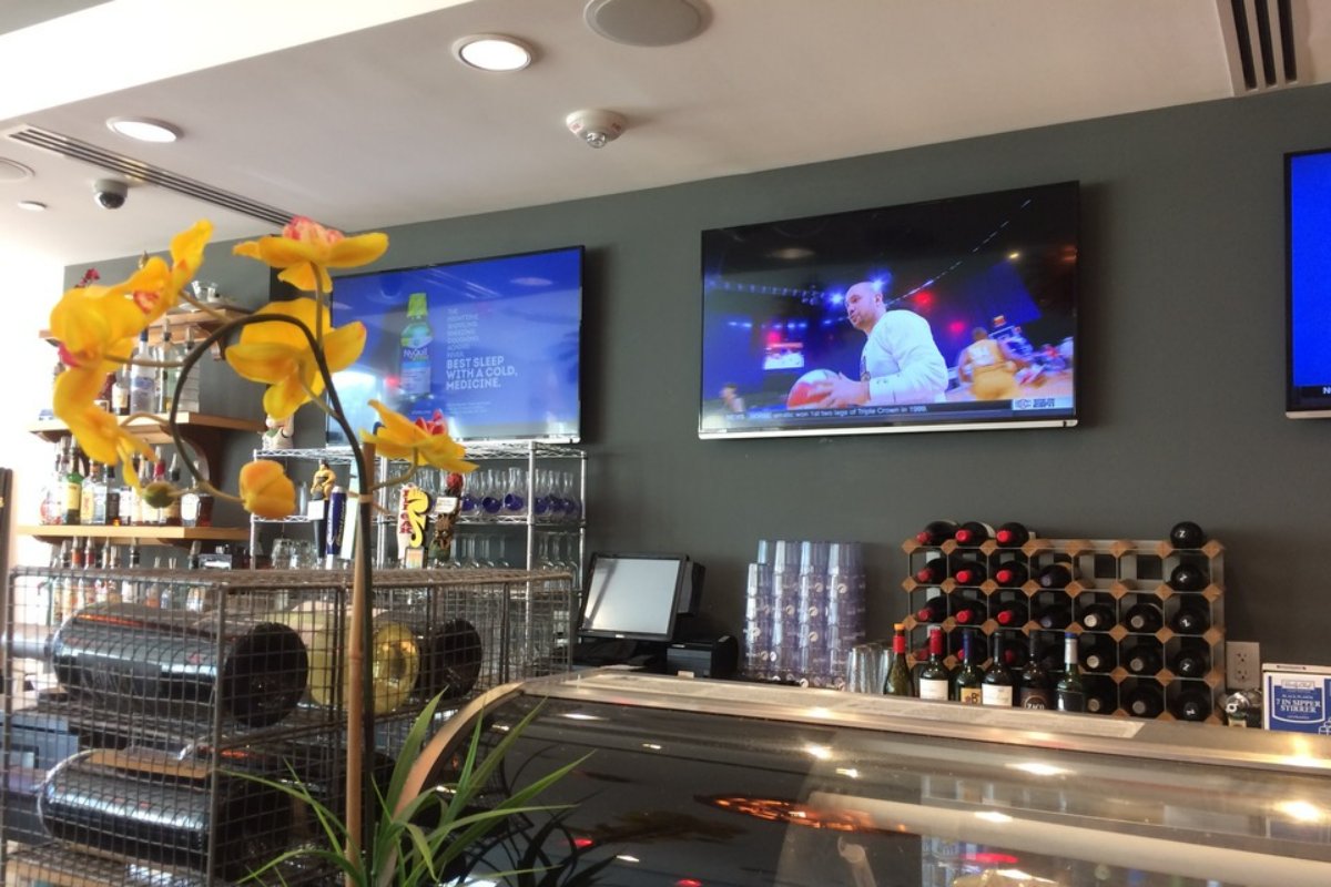 Let's make the rest of 2022 all about good friends, good food, and good times. Keep it local this Thanksgiving by stopping by our spot in Chapel Hill. #FreshSushi