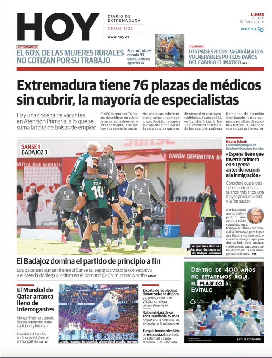 photocrama's tweet photo. No todos los días aparece una foto tuya en la portada de la edición papel de un periódico.

Hoy, en @hoyextremadura una foto mía de la victoria del @CDBadajoz en el campo de @UDSanse. https://t.co/K4SUQjul2d