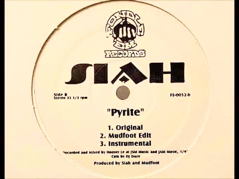 Spek27's tweet photo. @Alchemist Did you produce the track "Pyrite" by Siah (from Siah &amp; Yeshua DapoED) on the Fondle 'Em 12" from 97? It says prod. by Mudfoot &amp; I've seen it credited to you several times. @YeshuadapoED https://t.co/mEhFpkLVRn
