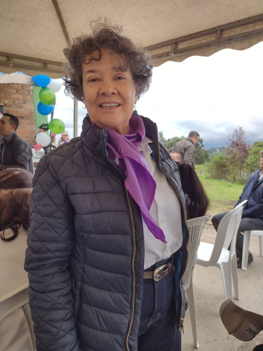 Fondo_Mujer's tweet photo. El Fondo Mujer Emprende y la Agencia de Desarrollo Rural  invierte más de 413 millones de pesos en proyecto de acopio de leche para mejorar la capacidad productiva de mujeres campesinas del municipio de Fúquene, Cundinamarca. #MujeresEmprendedoras https://t.co/bqzxgqEkIZ