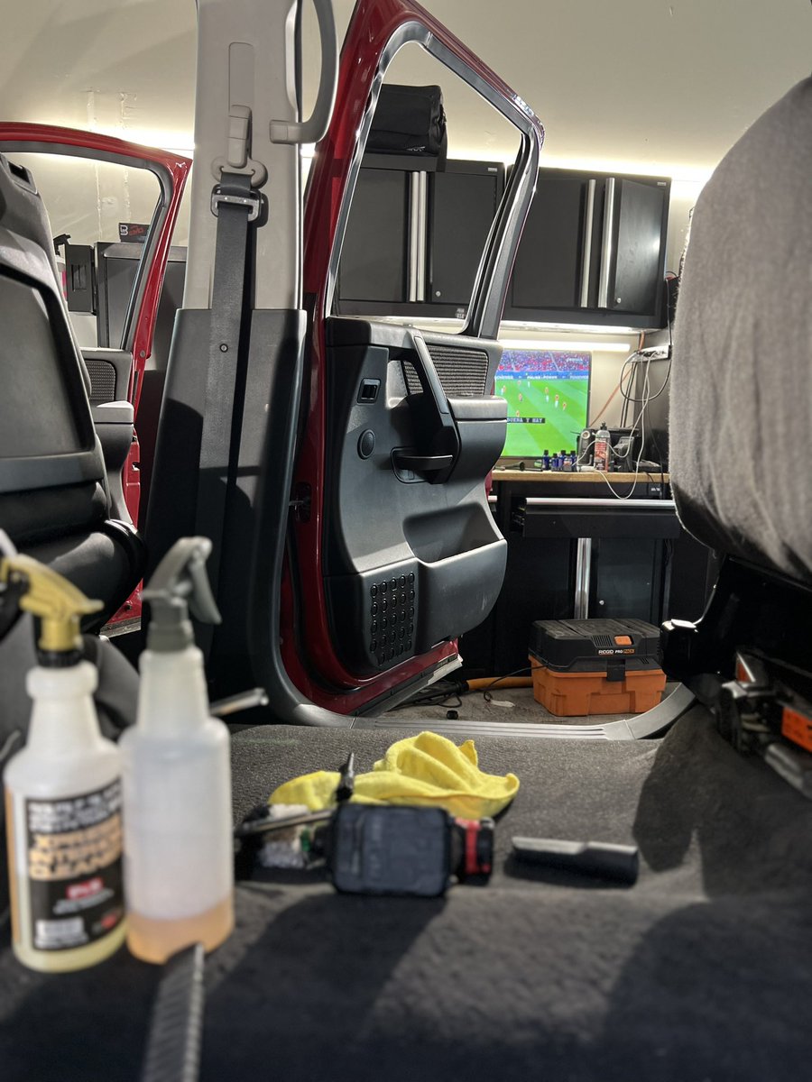 Go #USA!!!! #WorldCup2022 how are you watching the game????