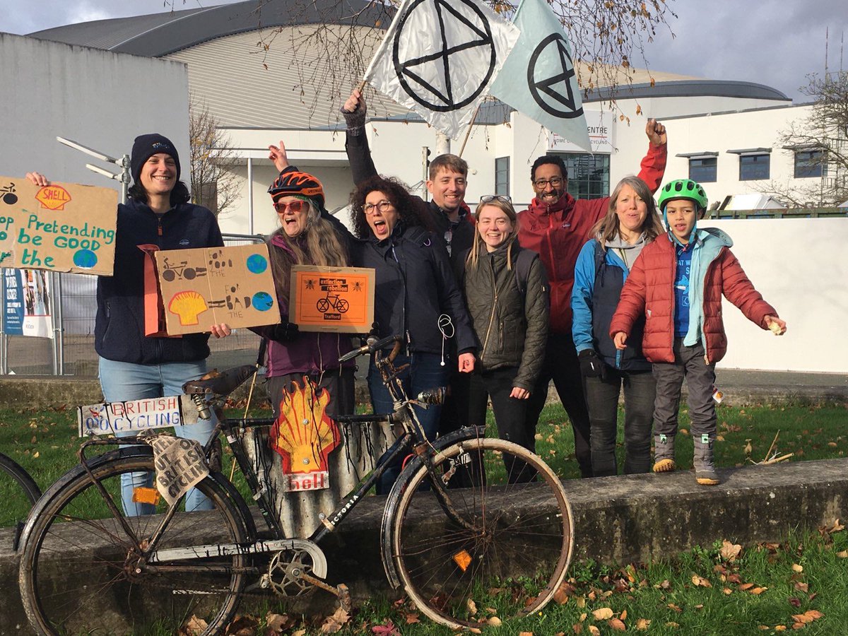XR Trafford joined cyclists and families from all over the North yesterday to protest British Cycling’s 8-year sponsorship deal with Shell. At the velodrome in Manchester, on the day of their AGM, we told them loud and clear “Get Shell out of British Cycling!” #ClimateEmergency